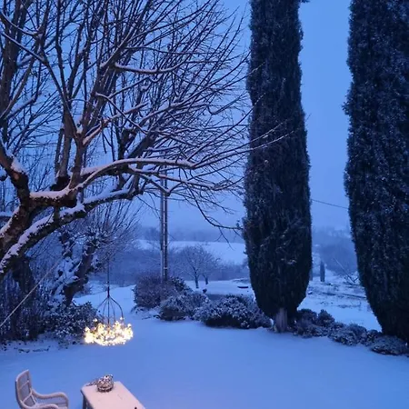 Mas Tulipe De Soie Bed & Breakfast