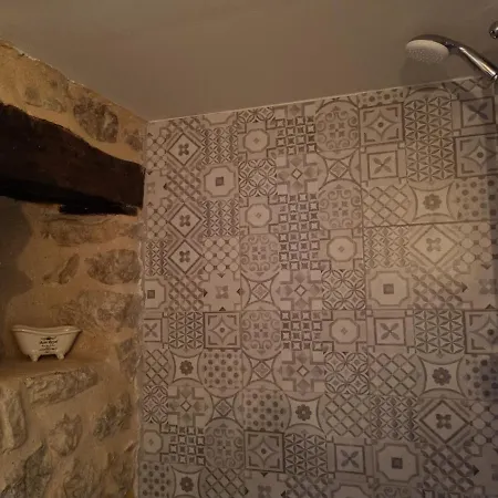 Mas Tulipe De Soie Bed & Breakfast Bevons