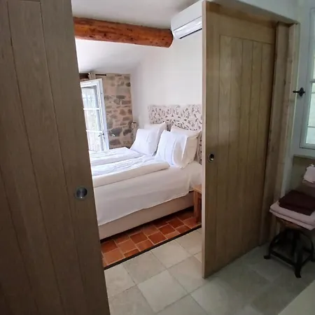 Mas Tulipe De Soie Bed & Breakfast