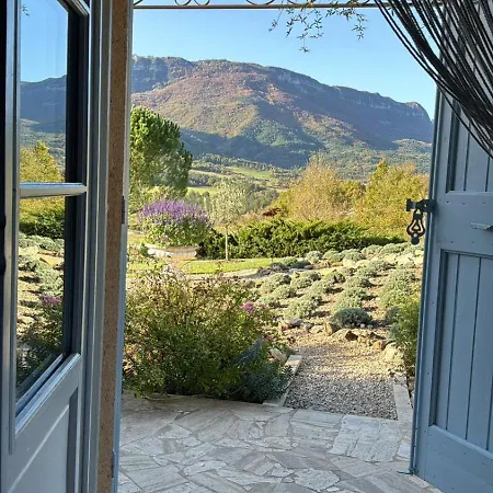 Mas Tulipe De Soie Bed & Breakfast